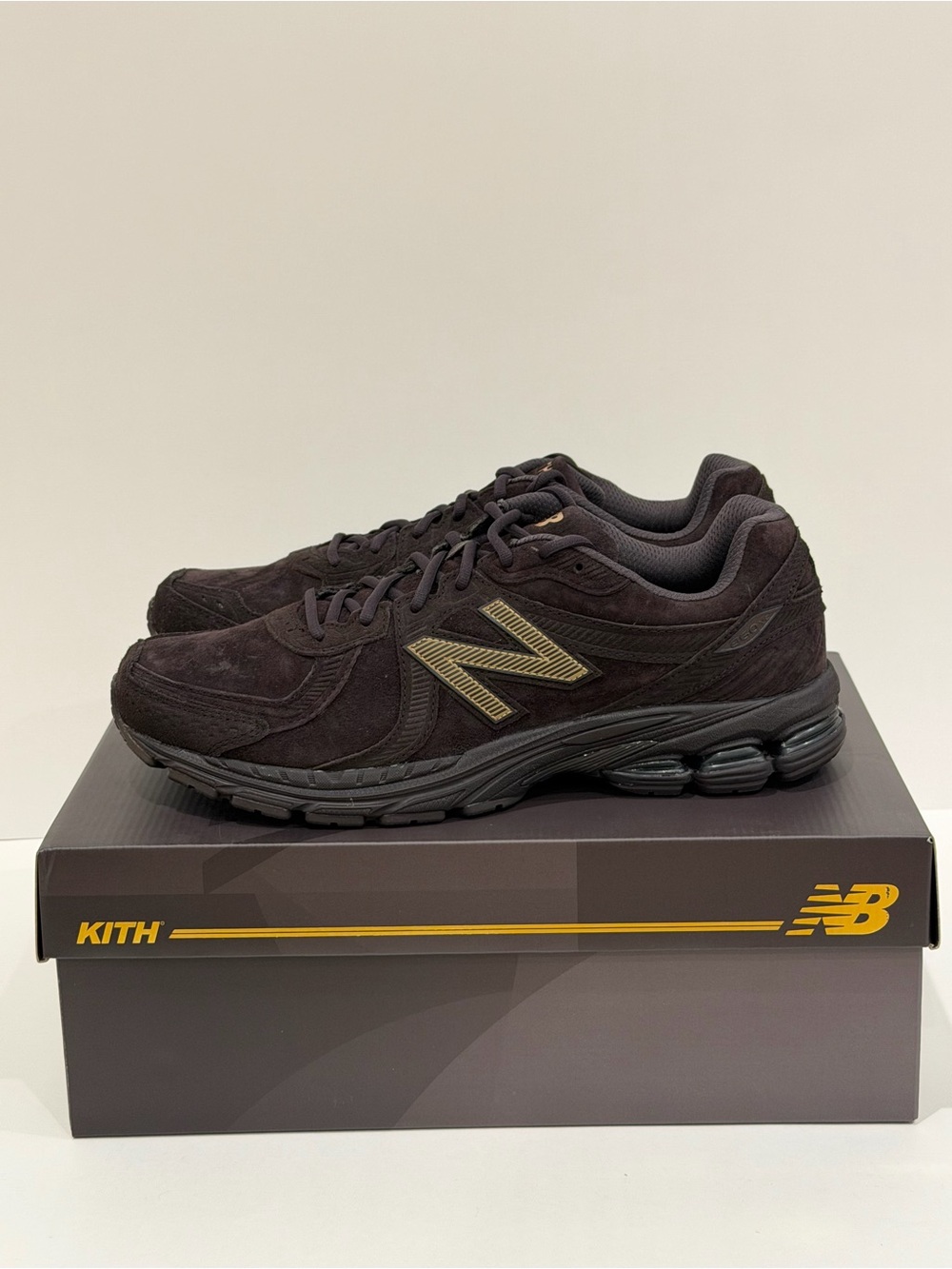 New Balance X Kith 860v2 Men’s Low Top Lace-Up Sneakers Espresso Brown ML860KT2
